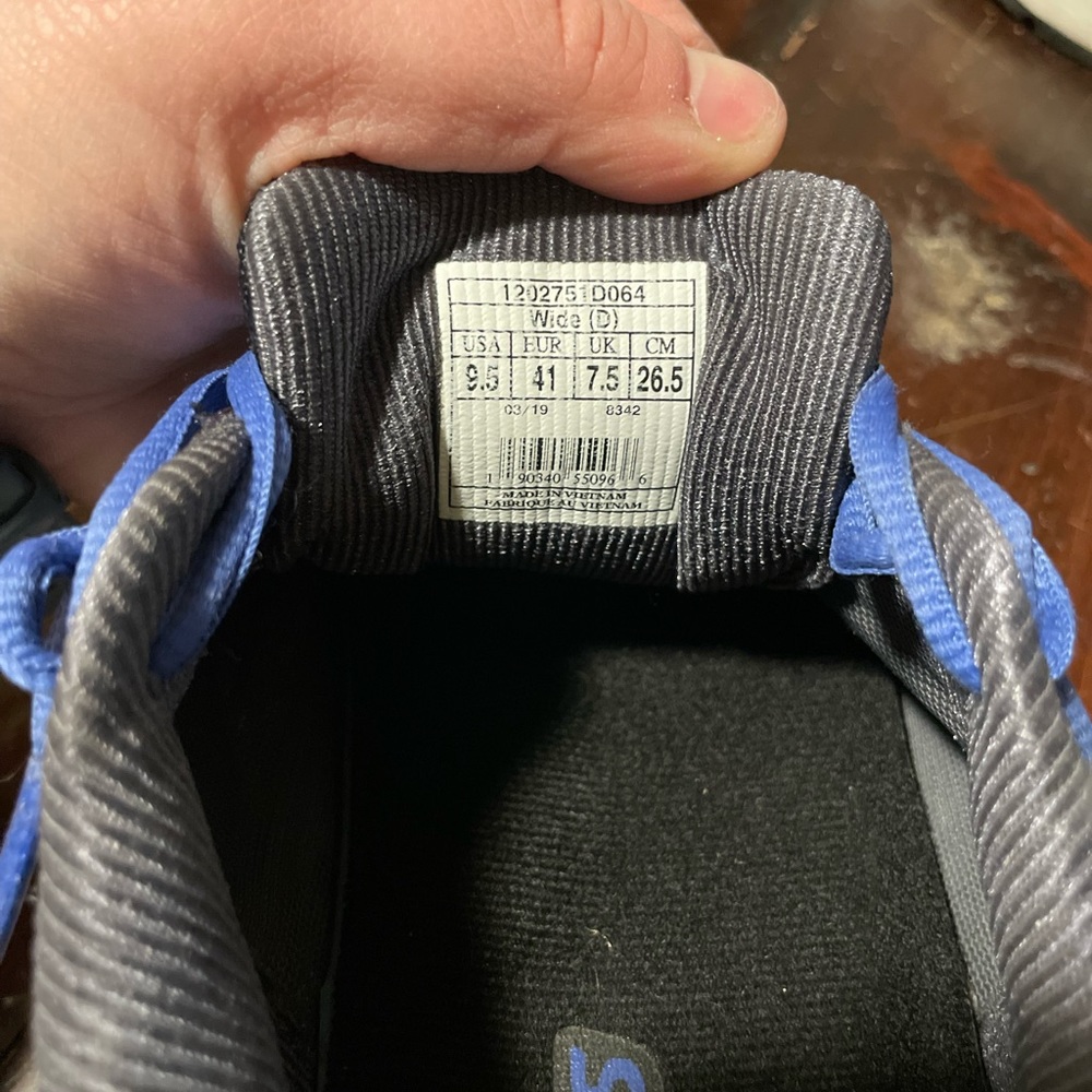 Women’s Brooks Dyad